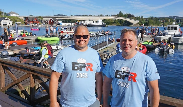 Initiativtakarane Eirik Haugland (t.v.) og Anders Arefjord på brygga før start. (Foto: Kjetil Vasby Bruarøy)