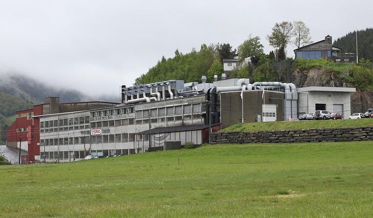 Lyssandfabrikken, her i 2014, rett før produksjonen blei flytta. (Foto: KVB) 