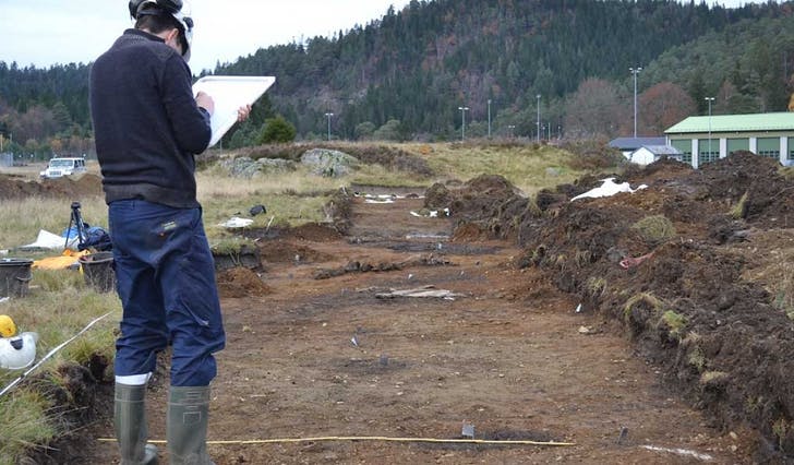 Ei av 27 søkesjakter som blei gravd opp på Ulven før jul. (Foto: Anders Wahlborg, Hordaland fylkeskommune)