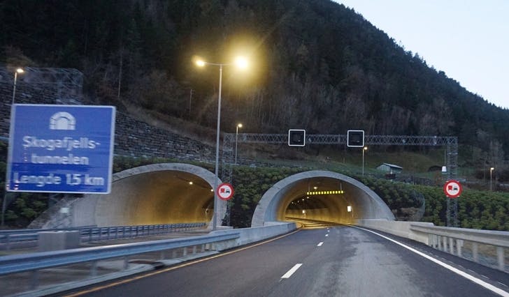 Meldar køyrde her, retning Bergen, då ein møtande bil dukka opp i tunellen. (Arkivfoto: Nora F. Trippestad)